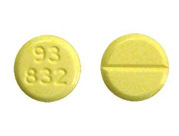 What is Klonopin? Klonopin (clonazepam) tablets are available in different shapes, sizes, and colors depending on the strength and manufacturer. The tablets are usually round, oval, or rectangular and may have a score line on one side to help with breaking the tablet in half if needed. The dosage strength is typically indicated on the tablet.